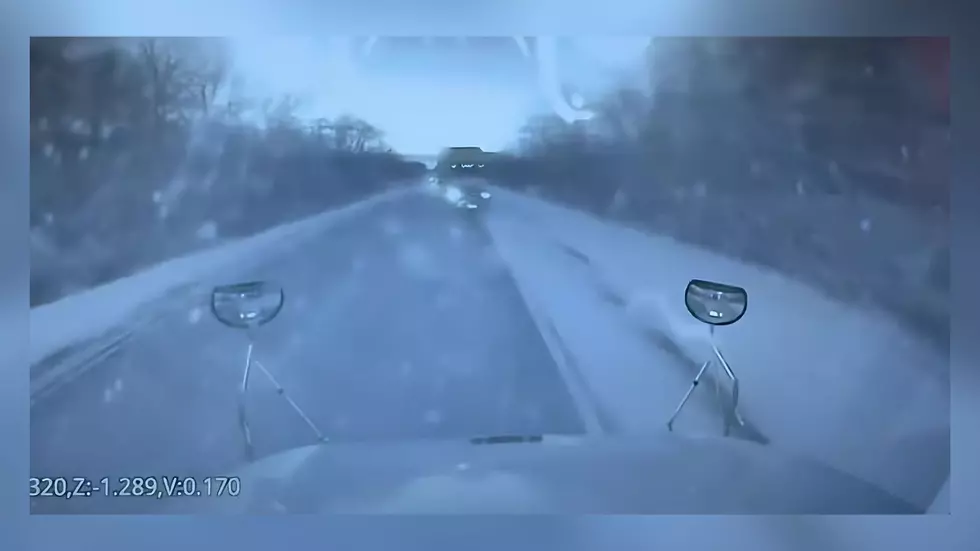 Watch Minnesota Bus Driver Avoid Horrific Head-On Crash With Semi